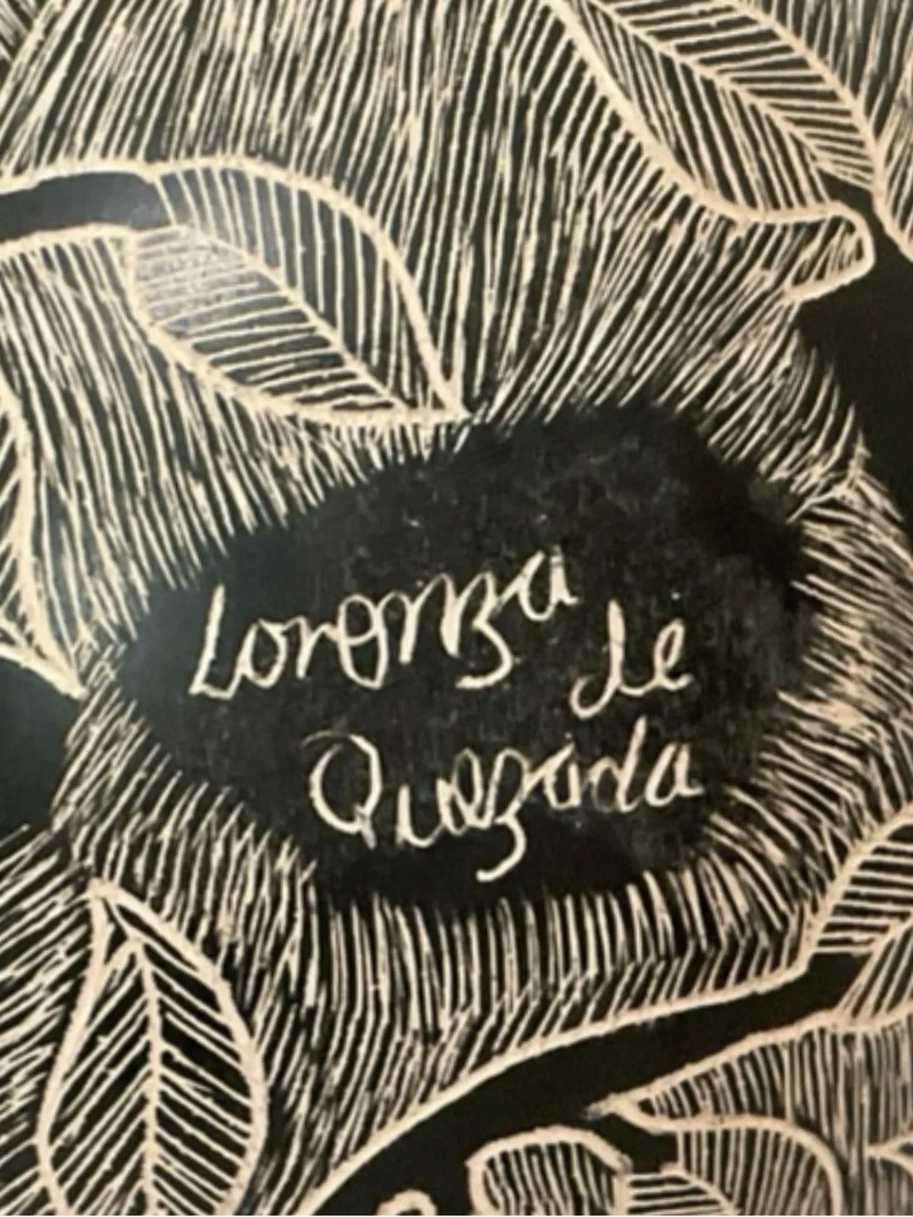 Mata Ortiz Sgraffito Olla / Pot / Vase - Signed by Lorenza de Quezada